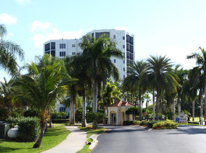 Manatee Bay at Waterside in Ft. Myers, FL - Building Photo - Building Photo