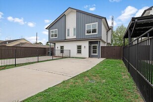 2202 Lynnfield St in Houston, TX - Building Photo