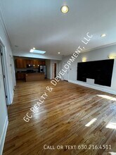 1136 W Pratt Blvd in Chicago, IL - Building Photo - Building Photo