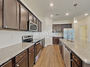 4807 Reisswood Lp in Palmetto, FL - Foto de edificio - Building Photo