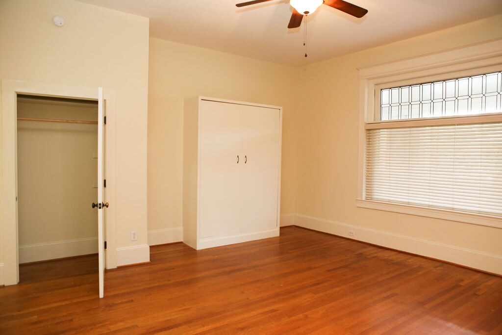 817 N Elm St, Unit A in Greensboro, NC - Building Photo