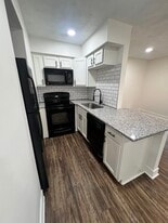 Flats at Turfland in Lexington, KY - Building Photo