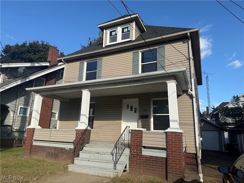 204 Broad Ave NW in Canton, OH - Building Photo
