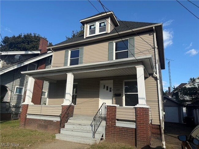 property at 204 Broad Ave NW