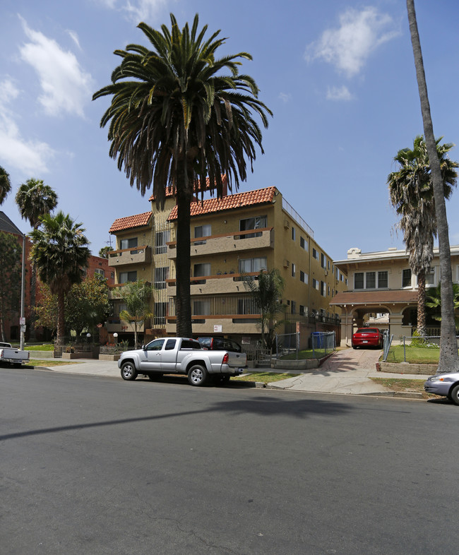 Villa Monterey in Los Angeles, CA - Building Photo - Building Photo