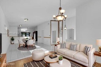 7503 W 34th Ln in Hialeah, FL - Building Photo - Building Photo