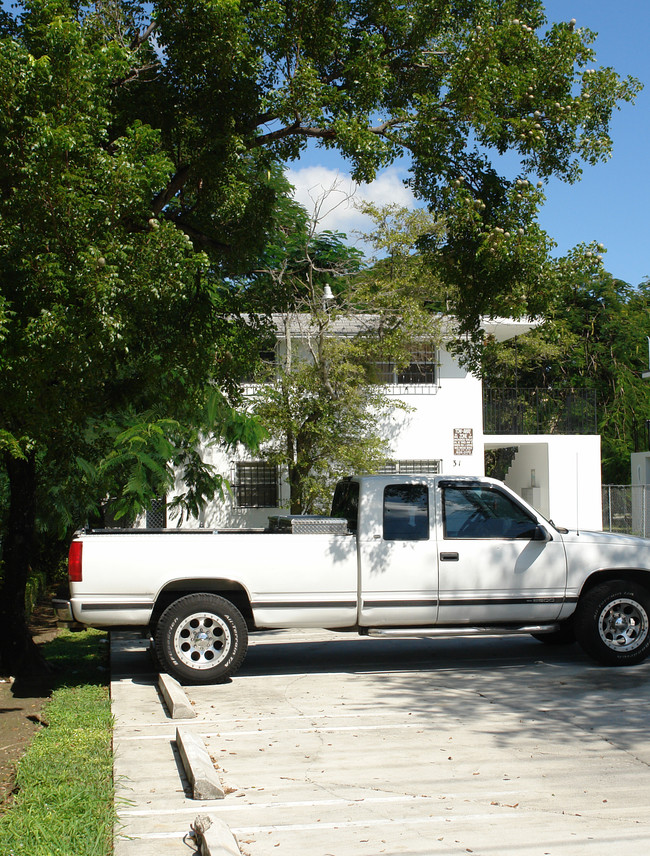 Bowery Evans Apartments in Miami, FL - Foto de edificio - Building Photo