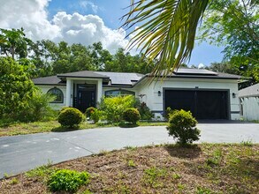 376 SW Tulip Blvd in Port St. Lucie, FL - Building Photo - Building Photo