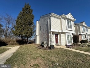 326 Lancaster Square in Sterling, VA - Foto de edificio - Building Photo