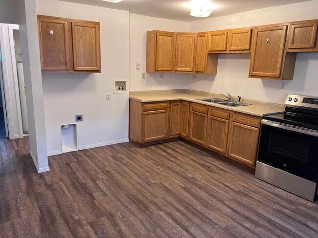 234 Elmwood Ave in Sioux Falls, SD - Building Photo - Building Photo
