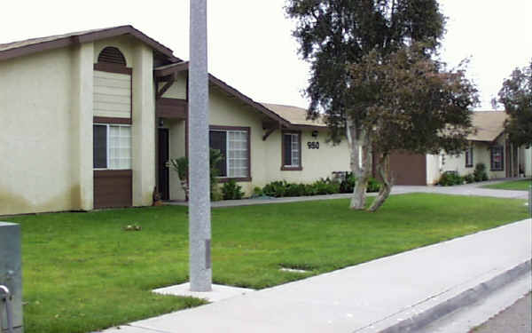 950 Billings St in El Cajon, CA - Building Photo - Building Photo