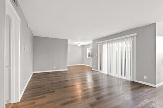 1111 17th St #D in Santa Monica - North of Wilshire Blvd! in Santa Monica, CA - Foto de edificio - Building Photo