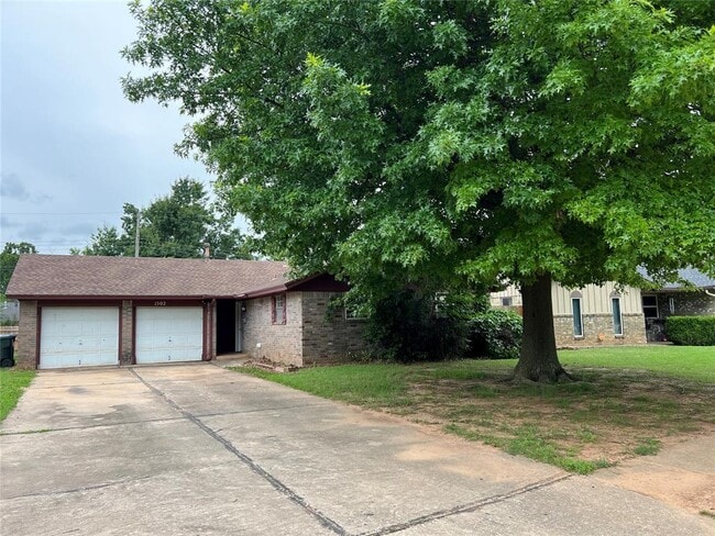 1502 Briar Meadow Rd in Norman, OK - Building Photo - Building Photo