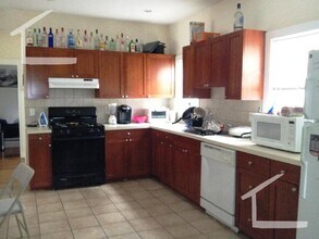 45 Falkland St, Unit 2 in Boston, MA - Foto de edificio - Building Photo