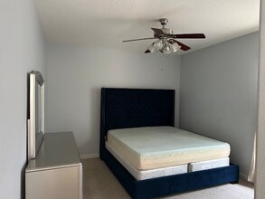 1675 Marina Lake Dr in Kissimmee, FL - Foto de edificio - Building Photo