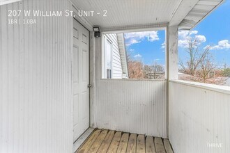 207 W William St in Champaign, IL - Building Photo - Building Photo