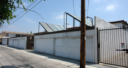 Tropicana in Reseda, CA - Building Photo - Building Photo