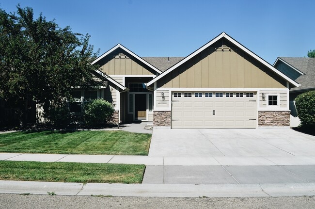 property at 3569 S Pompei Ave