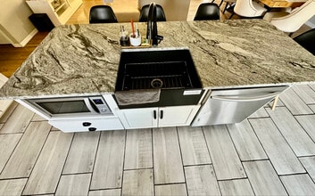 579 McIntosh Rd in Ormond Beach, FL - Foto de edificio - Building Photo