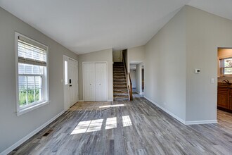 965 Chelsea Ln in Aurora, IL - Building Photo - Building Photo