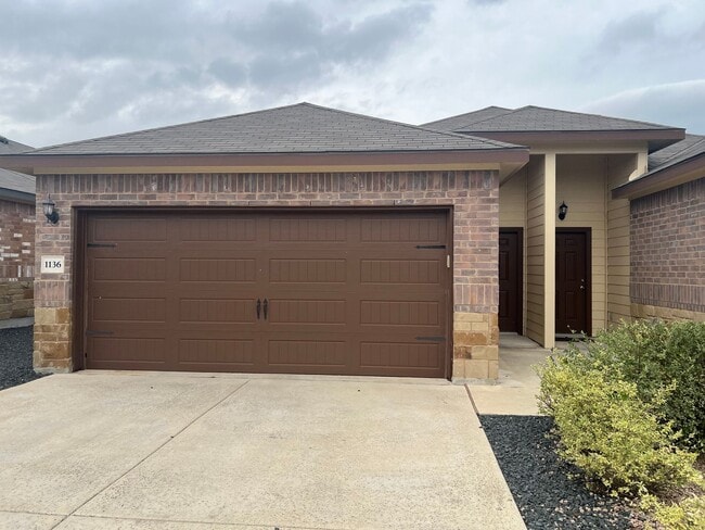1136 Stanley Wy in Seguin, TX - Building Photo - Building Photo
