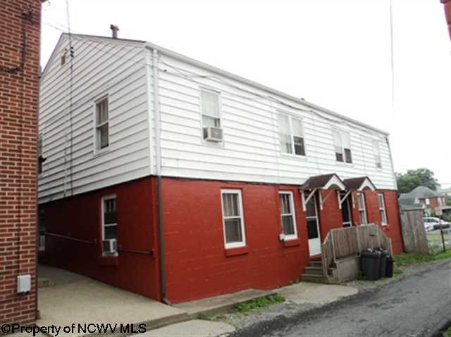 1208 19th St in Clarksburg, WV - Building Photo