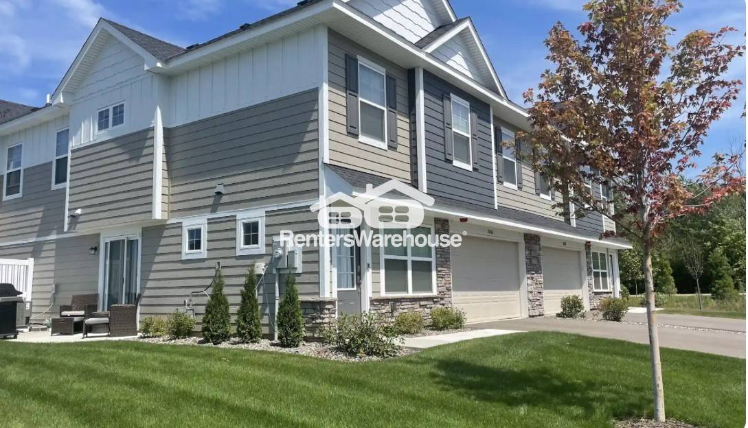 10836 Glacier Ln N in Maple Grove, MN - Building Photo
