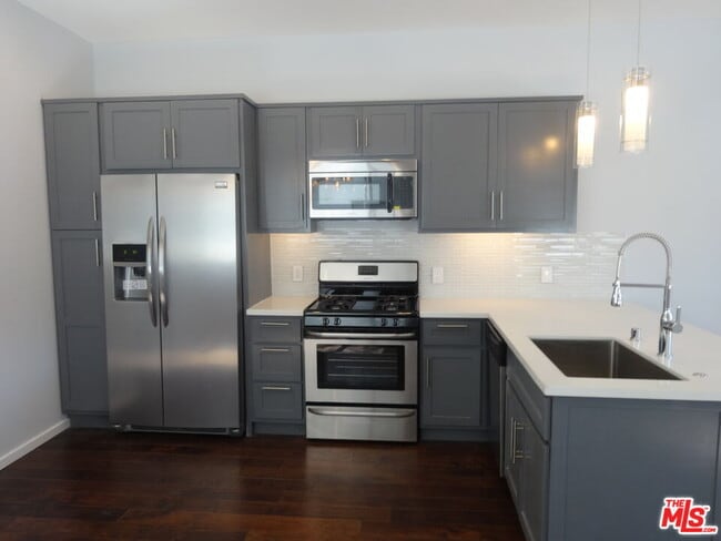 809 N W Knoll Dr in West Hollywood, CA - Building Photo - Building Photo