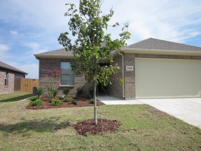 1416 Warringwood Dr in Greenville, TX - Building Photo