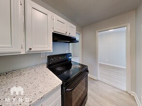 726 Pineridge Rd in Forest Park, GA - Building Photo - Building Photo