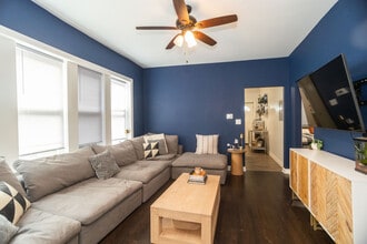 2906 N Harding Ave in Chicago, IL - Building Photo - Building Photo