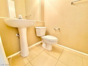 313 Autumn Palace Ct in Las Vegas, NV - Building Photo - Building Photo