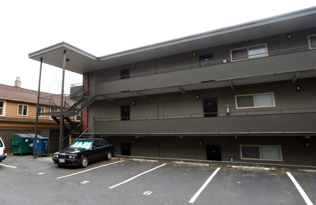 Mercer Crest Apartments in Seattle, WA - Building Photo - Building Photo