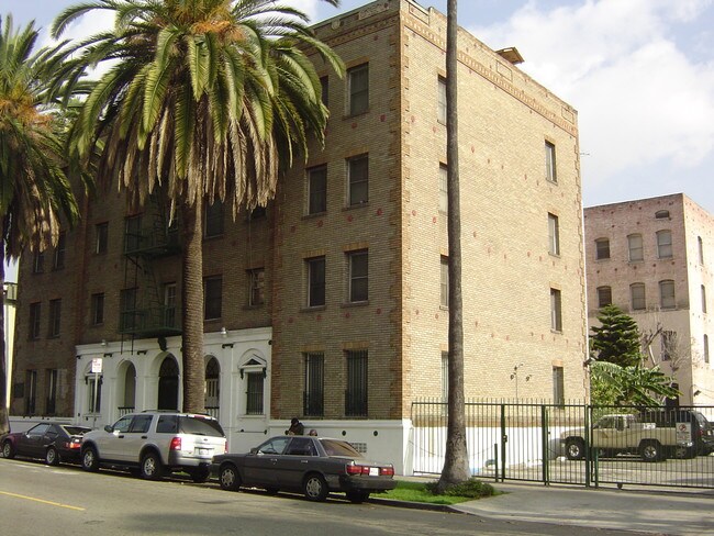 Saxonia Apartments in Los Angeles, CA - Foto de edificio - Building Photo