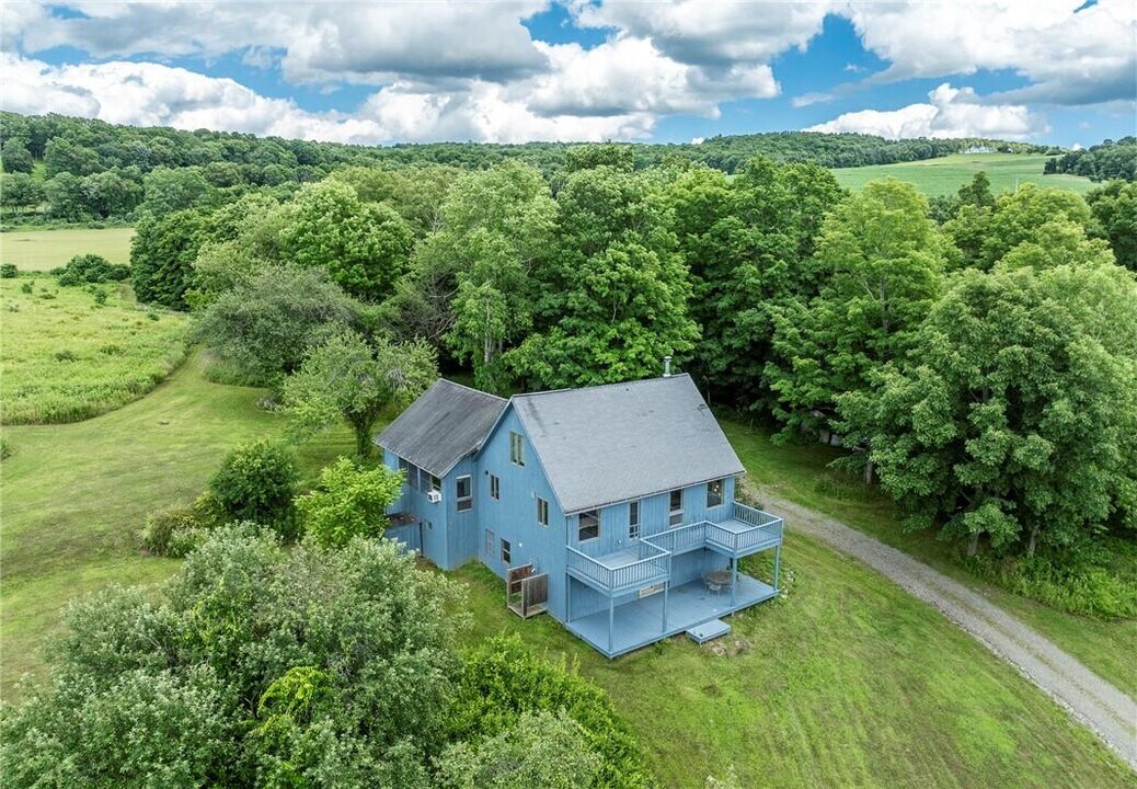 1504 County Rd 83 in Pine Plains, NY - Building Photo