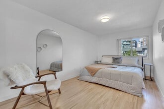 1550 W 11th Ave in Vancouver, BC - Building Photo - Building Photo
