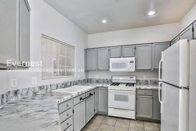 1917 Cutlass Dr in Henderson, NV - Foto de edificio - Building Photo