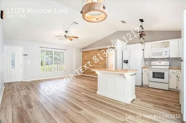 12129 Meadow Ln in San Antonio, FL - Building Photo - Building Photo