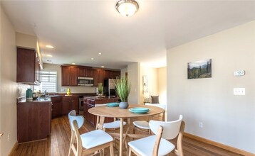 10740 Whitman Ave N in Seattle, WA - Building Photo - Building Photo