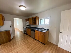 214 2nd Ave W in West Fargo, ND - Building Photo - Building Photo