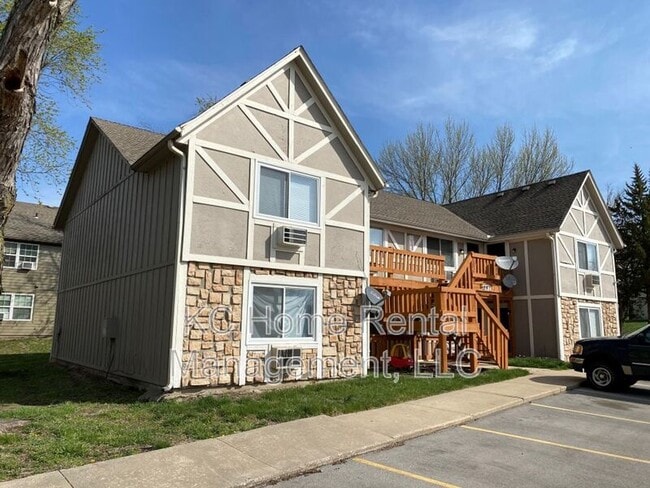 property at 561 N Somerset Terrace