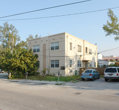 319 Tyler St in Hollywood, FL - Building Photo - Building Photo