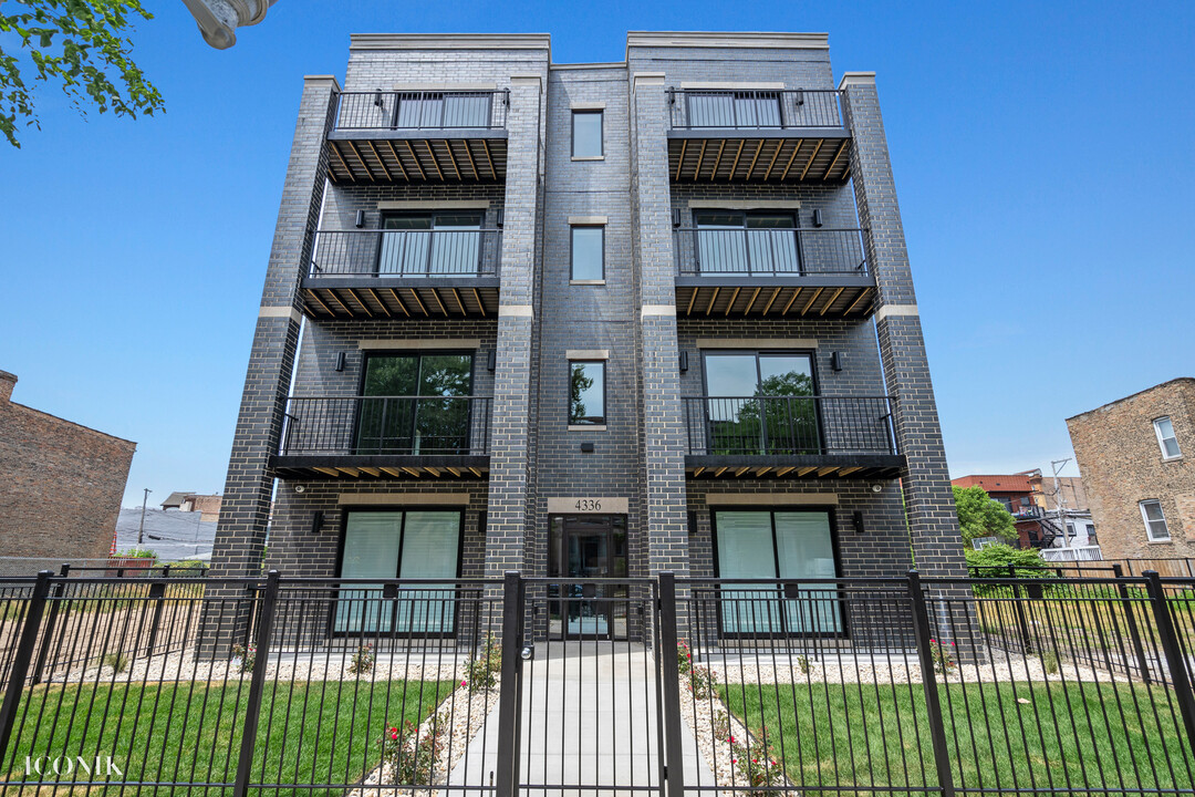 4336 S Vincennes Ave in Chicago, IL - Building Photo