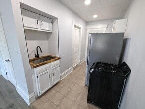 124 S 2nd St in Knoxville, IA - Building Photo - Building Photo