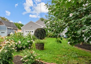 38 Arlington Ave in Warren, RI - Building Photo - Building Photo