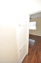 12807 Burbank Blvd in Los Angeles, CA - Building Photo - Building Photo