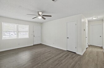 740 Fleming Rd in Hinesville, GA - Building Photo - Building Photo