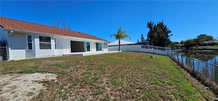 420 SE 15th Terrace in Cape Coral, FL - Building Photo - Building Photo