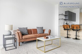 1035 W Van Buren St, Unit FL27-ID1164 in Chicago, IL - Foto de edificio - Building Photo