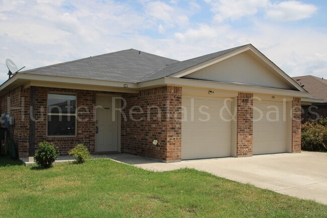 6103 Amelia Earhart Blvd in Killeen, TX - Building Photo - Building Photo